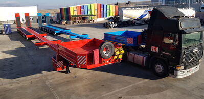 GT LOWBED SEMI TRAILERS which is knows also low loader and can carry heavy loads , excavators , construction machines, transformer, generator , cranes , caravans , army tanks and different kind of big machines. Lowbed Semi Trailers can be produced between 2 axles to 8 axles and loading capacity starting from 20 Tons to 180 Tons , rear or front loading Lowbed Trailers and platform as customer demand with different kind of specification according to demand. Self steering axles, hydraulic auto remote control axles, pool type chassis, Low bed Trailers hydraulic ramp, platform type chassis can be used in different kind of Low bed trailer