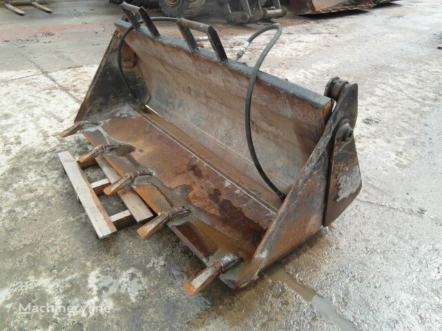 godet frontal HANOMAG 4 and 1 bucket