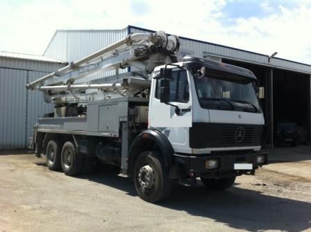 pompe à béton Putzmeister  sur châssis Mercedes-Benz 2629