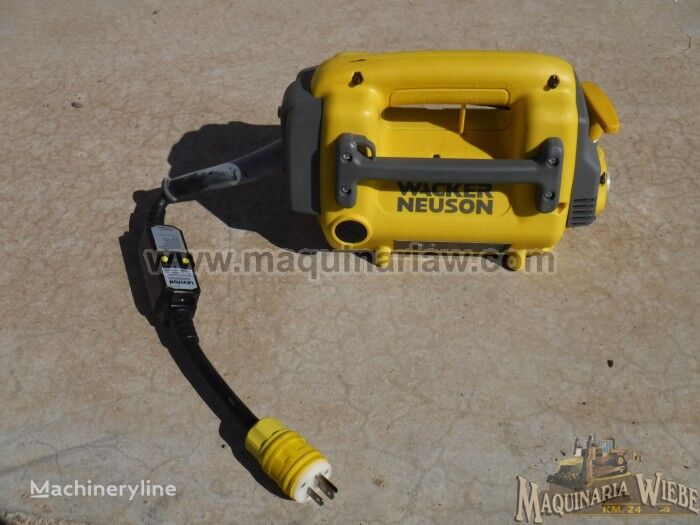 vibrateur à béton Wacker M2000