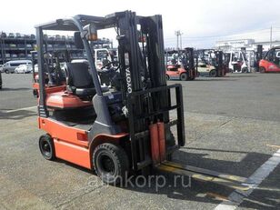 chariot élévateur à fourche TOYOTA 7FB15